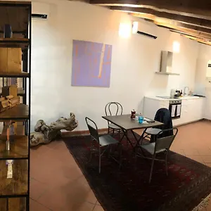 Isola Libera Milão