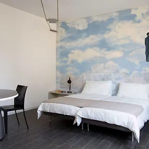 2* Bed & Breakfast Hello